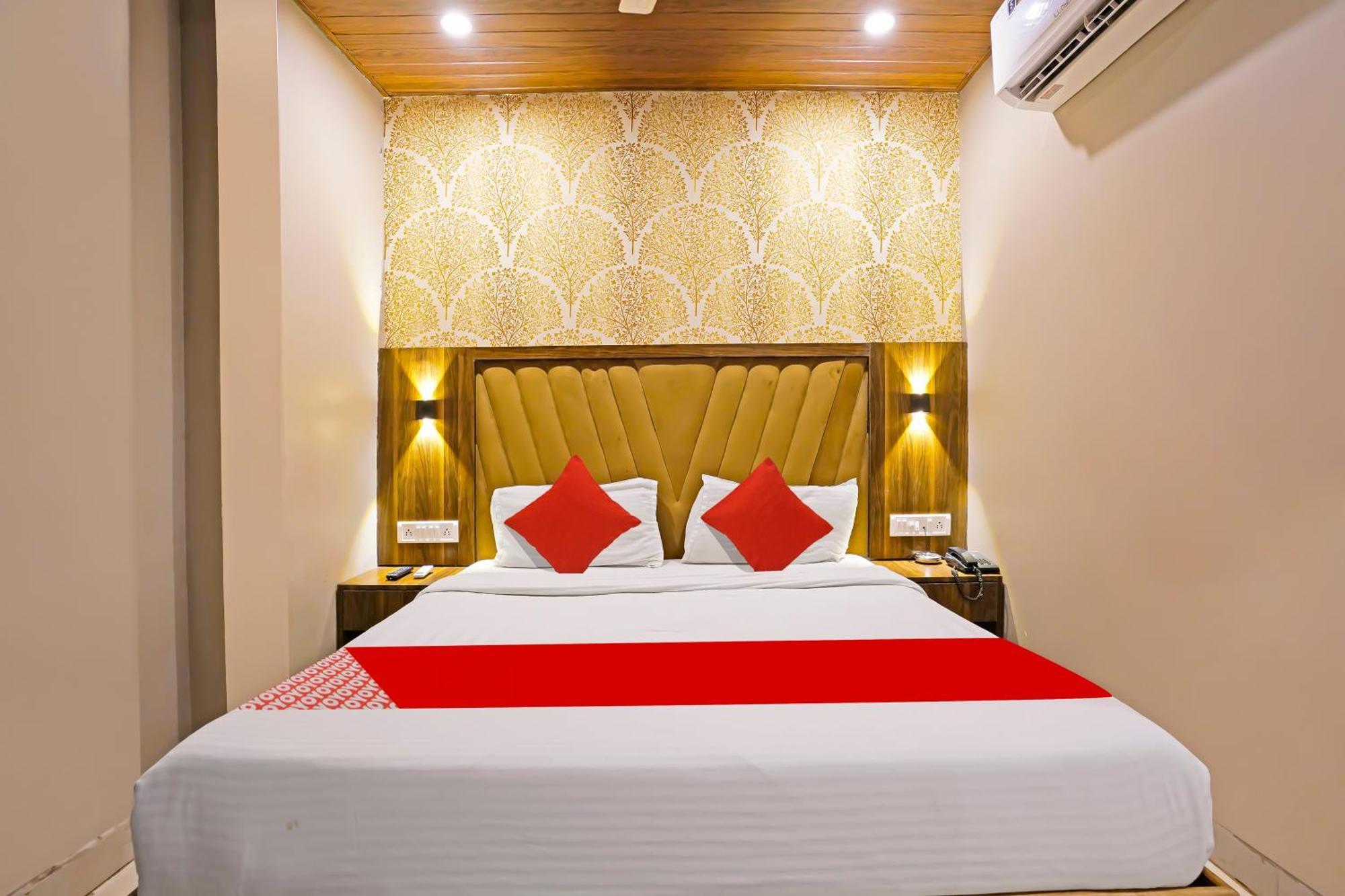 Super Hotel O Homestay Andheri East Bombaim Exterior foto