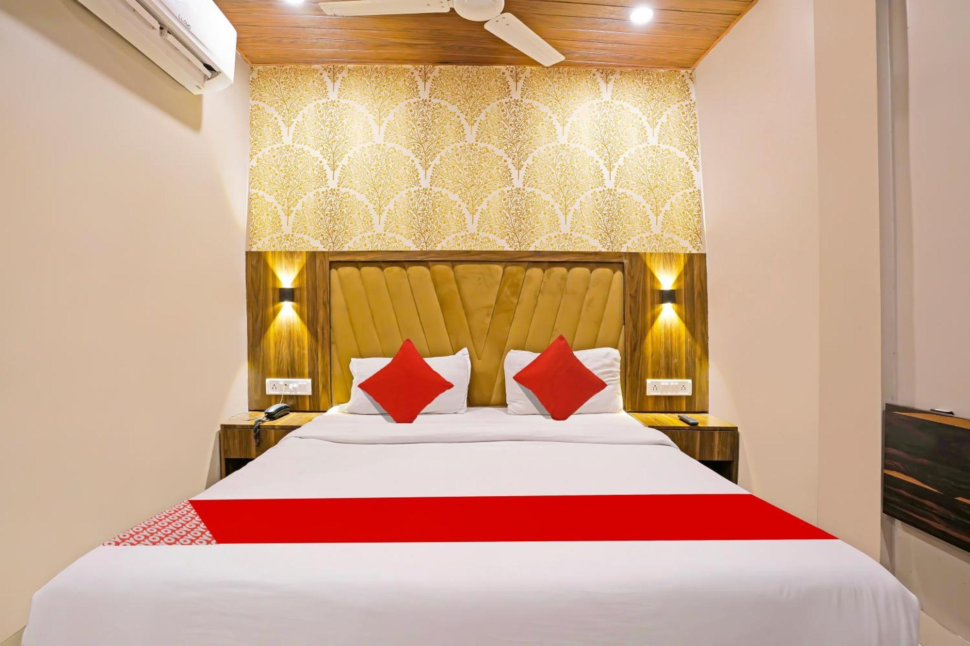 Super Hotel O Homestay Andheri East Bombaim Exterior foto