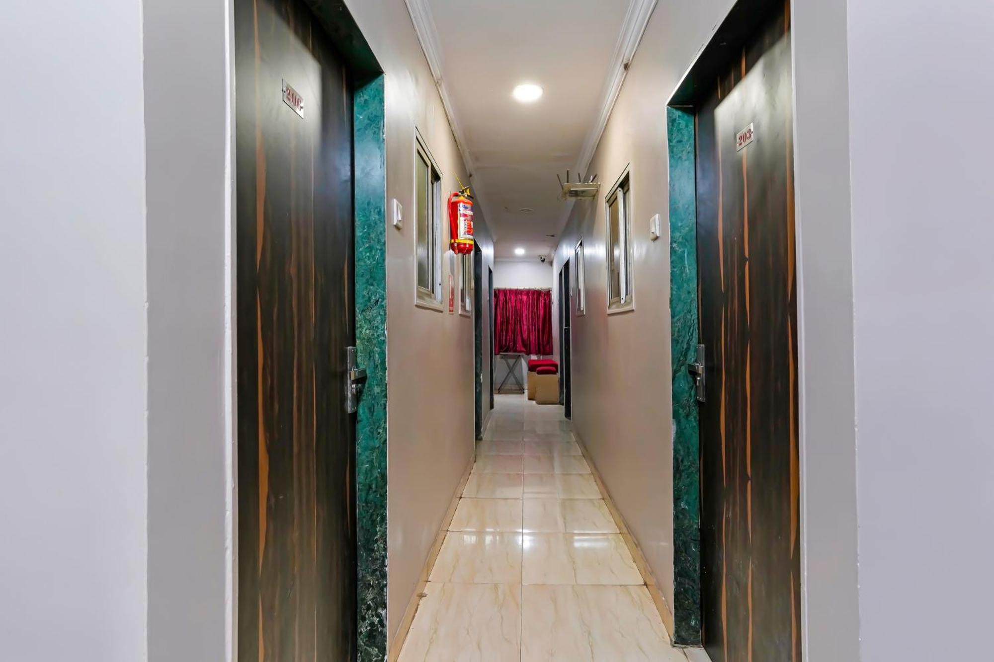 Super Hotel O Homestay Andheri East Bombaim Exterior foto