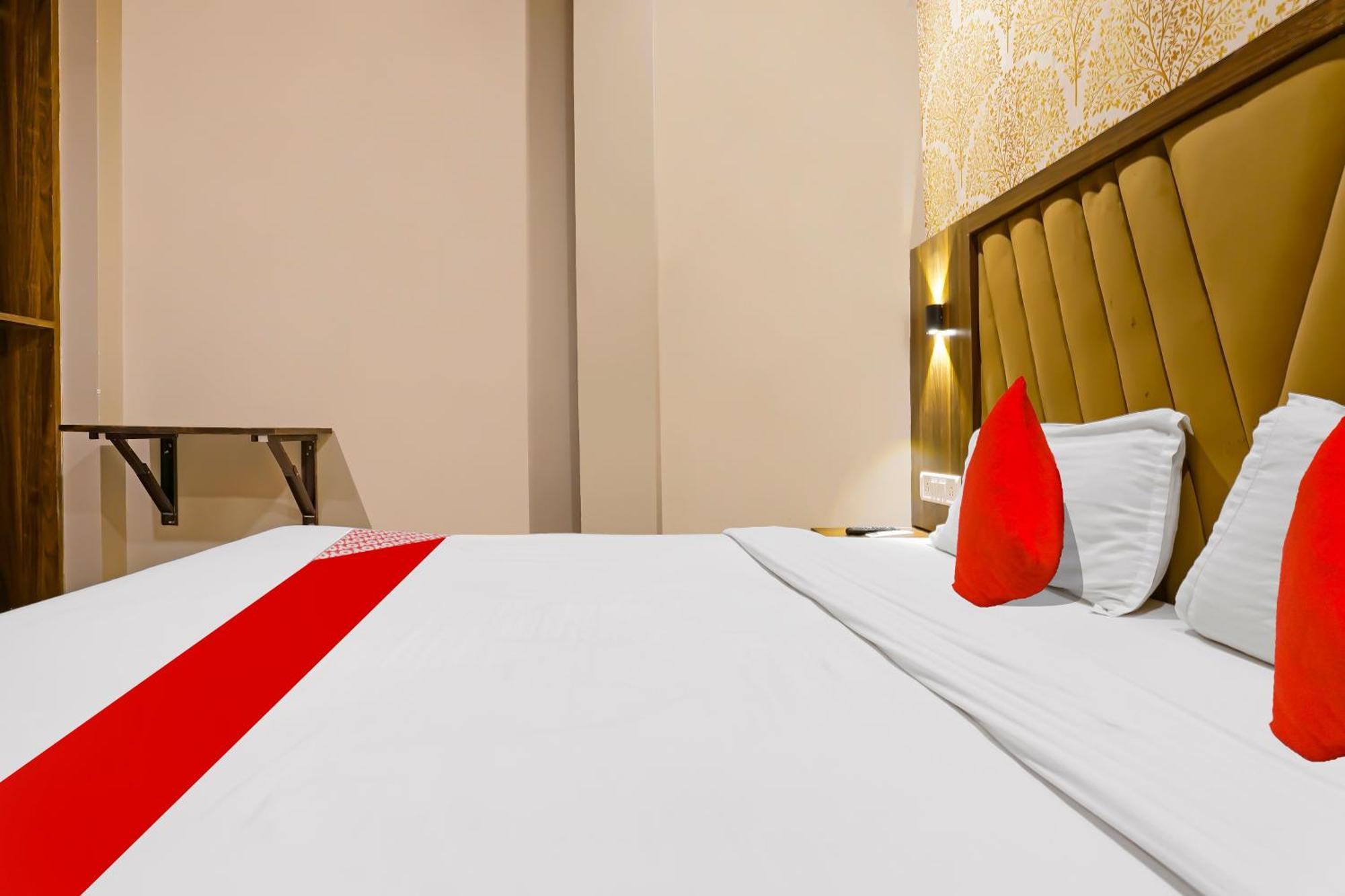 Super Hotel O Homestay Andheri East Bombaim Exterior foto